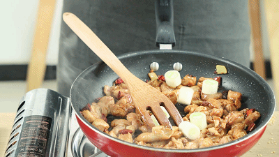 宮保雞丁的做法-香辣味爆菜譜