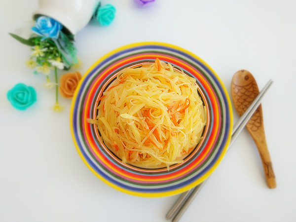 小炒土豆絲的做法-家常味炒菜譜-易網(wǎng)健康養(yǎng)生網(wǎng) 小炒土豆絲的做法-家常味炒菜譜