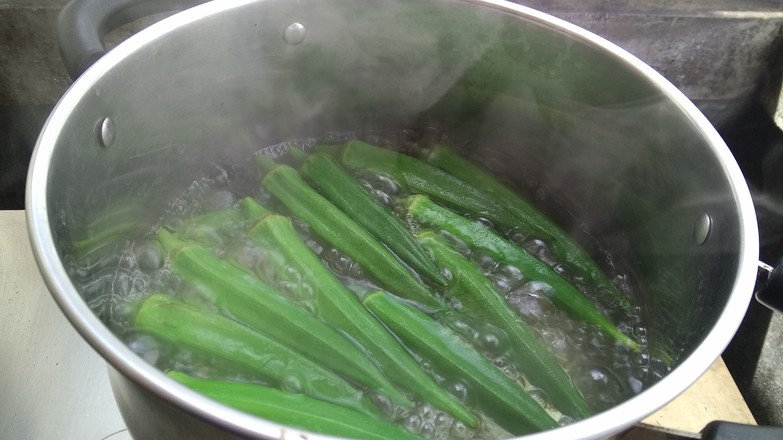 蒜蓉秋葵的做法-蒜香味熗菜譜-易網(wǎng)健康養(yǎng)生網(wǎng) 蒜蓉秋葵的做法-蒜香味熗菜譜