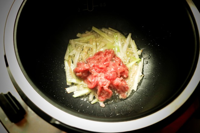 肉絲燜面的做法-家常味燜菜譜