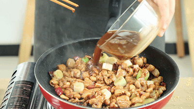 宮保雞丁的做法-香辣味爆菜譜