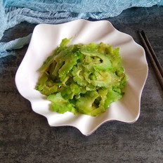 清炒苦瓜的做法-家常味炒菜譜