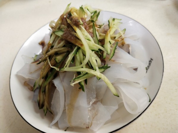 青瓜涼粉皮的做法-咸鮮味拌菜譜-易網(wǎng)健康養(yǎng)生網(wǎng) 青瓜涼粉皮的做法-咸鮮味拌菜譜