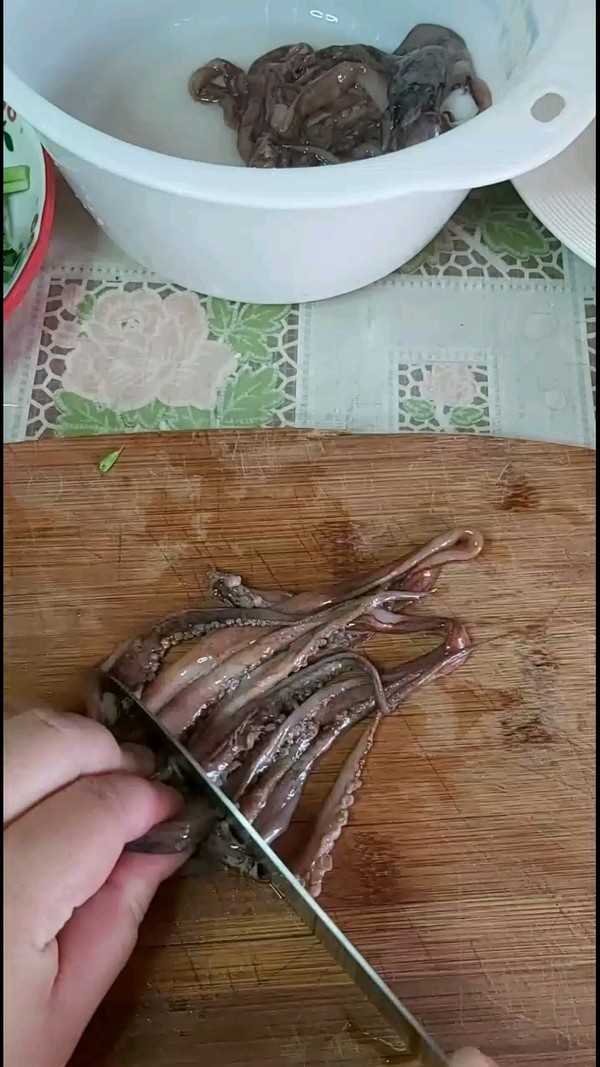 韭菜魷魚須的做法-咸鮮味炒菜譜-易網健康養生網 韭菜魷魚須的做法-咸鮮味炒菜譜