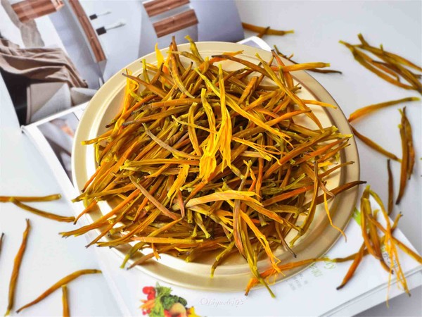 自制金針干菜的做法-其它口味其它工藝菜譜-易網健康養生網 自制金針干菜的做法-其它口味其它工藝菜譜