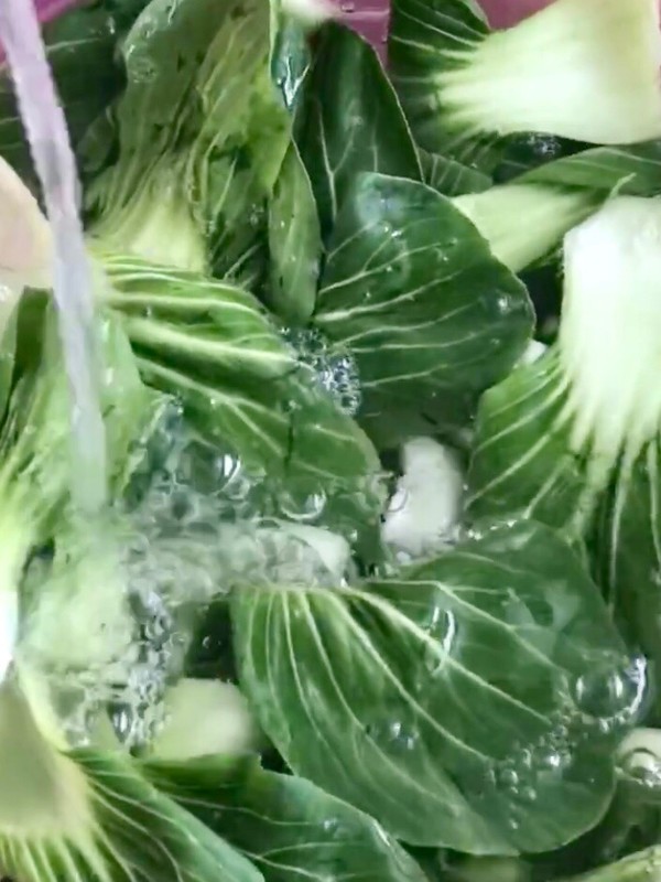 香菇青菜的做法-咸鮮味炒菜譜-易網(wǎng)<a href=http://www.jsjjzhkt.cn/ target=_blank class=infotextkey>健康養(yǎng)生</a>網(wǎng) 香菇青菜的做法-咸鮮味炒菜譜