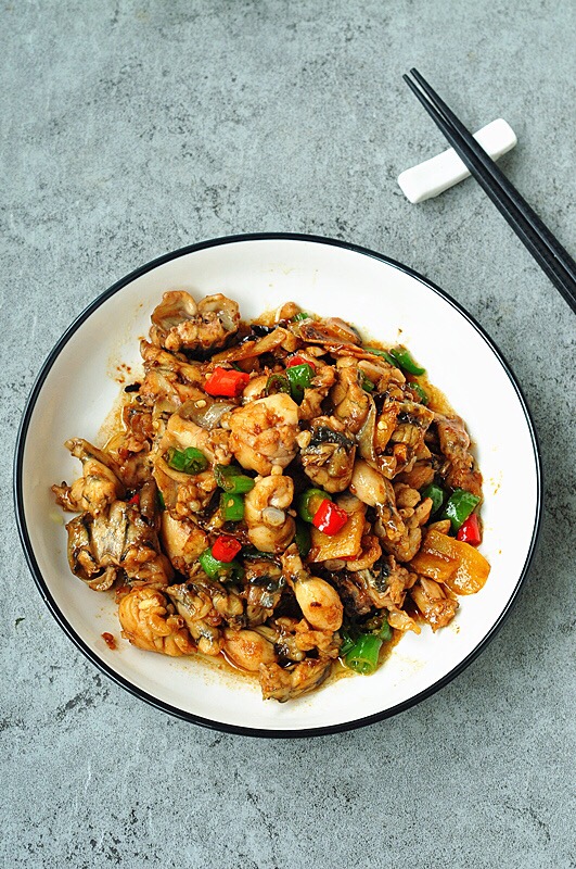 干鍋牛蛙的做法-香辣味炒菜譜-易網健康養生網 干鍋牛蛙的做法-香辣味炒菜譜