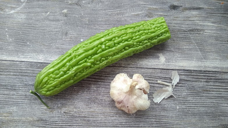 清炒苦瓜的做法-家常味炒菜譜