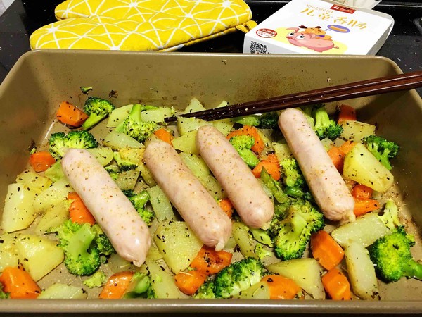 香腸烤土豆的做法-黑椒味烤菜譜-易網健康養生網 香腸烤土豆的做法-黑椒味烤菜譜