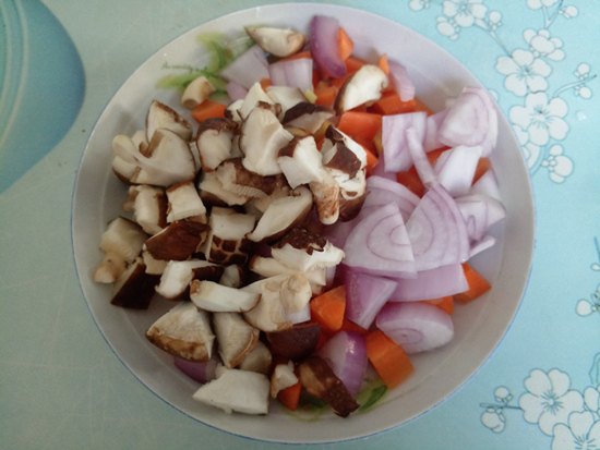 干鍋辣子雞的做法-香辣味炒菜譜-易網健康養生網 干鍋辣子雞的做法-香辣味炒菜譜