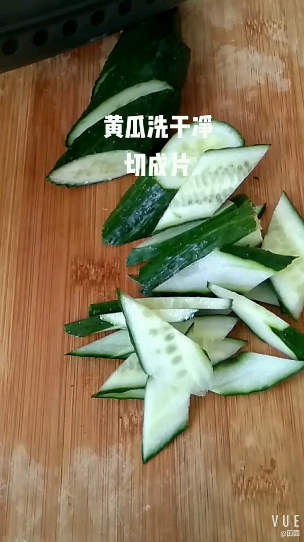 黃瓜炒圓白菜的做法-家常味炒菜譜-易網(wǎng)健康養(yǎng)生網(wǎng) 黃瓜炒圓白菜的做法-家常味炒菜譜