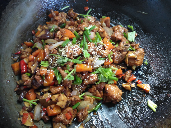 干鍋辣子雞的做法-香辣味炒菜譜-易網健康養生網 干鍋辣子雞的做法-香辣味炒菜譜