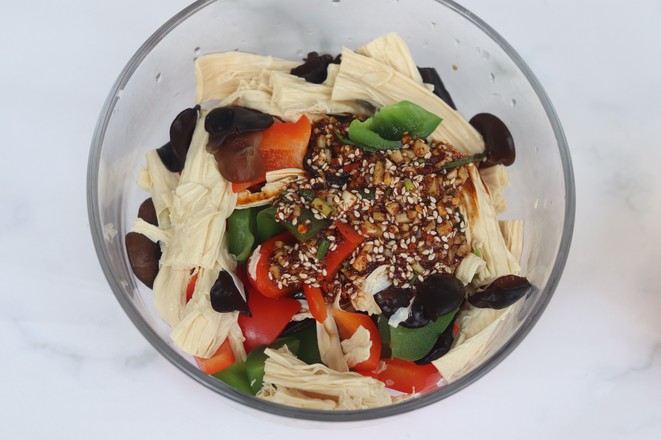 雙椒涼拌腐竹的做法-酸辣味拌菜譜-易網健康養生網 雙椒涼拌腐竹的做法-酸辣味拌菜譜