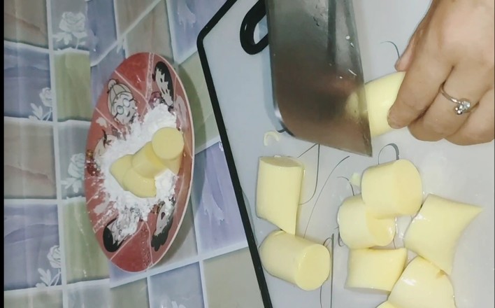 紅燒日本豆腐的做法-酸甜味燒菜譜-易網<a href=http://www.jsjjzhkt.cn/ target=_blank class=infotextkey>健康養生</a>網 紅燒日本豆腐的做法-酸甜味燒菜譜