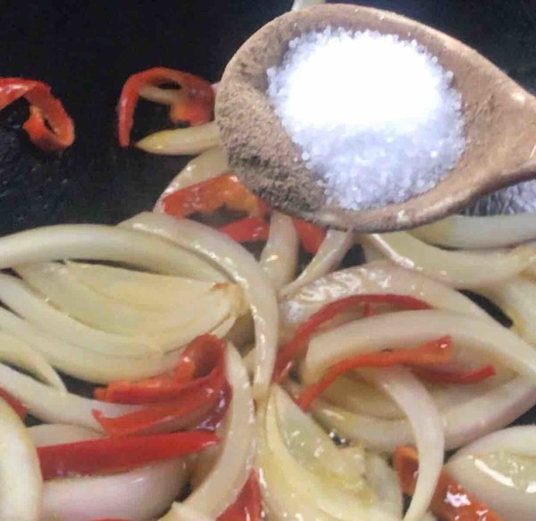 洋蔥扁豆炒肉的做法-家常味炒菜譜-易網健康養生網 洋蔥扁豆炒肉的做法-家常味炒菜譜