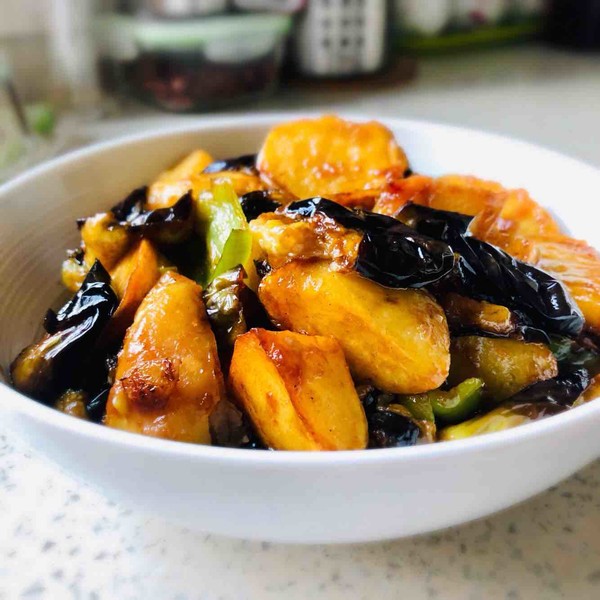 有油水的地三鮮的做法-家常味炒菜譜-易網健康養生網 有油水的地三鮮的做法-家常味炒菜譜