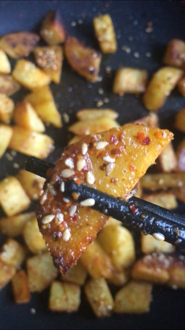 煎土豆的做法-香辣味煎菜譜-易網健康養生網 煎土豆的做法-香辣味煎菜譜