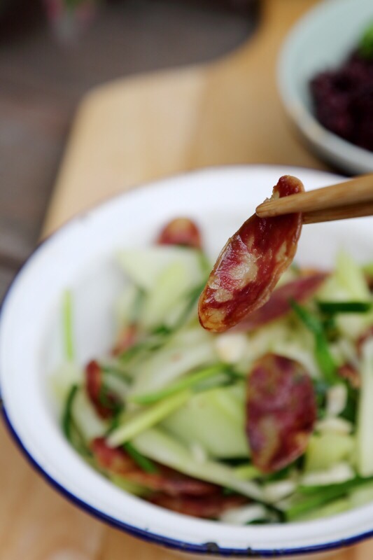 臘腸炒芥藍的做法-咸鮮味炒菜譜-易網健康養生網 臘腸炒芥藍的做法-咸鮮味炒菜譜