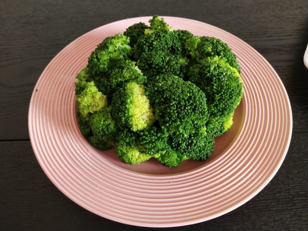 清爽西藍花的做法-咸鮮味煮菜譜-易網(wǎng)健康養(yǎng)生網(wǎng) 清爽西藍花的做法-咸鮮味煮菜譜