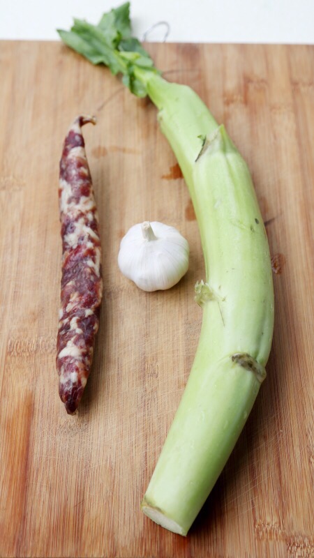 臘腸炒芥藍的做法-咸鮮味炒菜譜-易網<a href=http://www.jsjjzhkt.cn/ target=_blank class=infotextkey>健康養生</a>網 臘腸炒芥藍的做法-咸鮮味炒菜譜