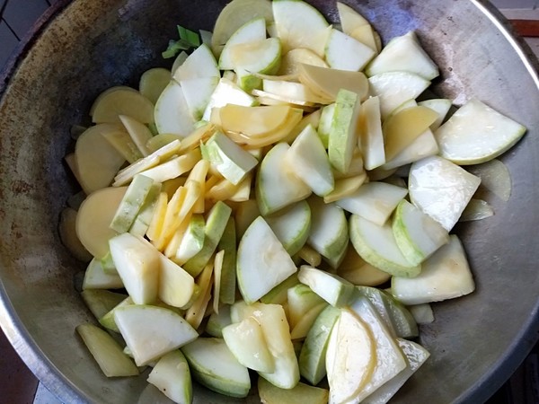 家常菜的做法-咸鮮味燉菜譜-易網(wǎng)健康養(yǎng)生網(wǎng) 家常菜的做法-咸鮮味燉菜譜