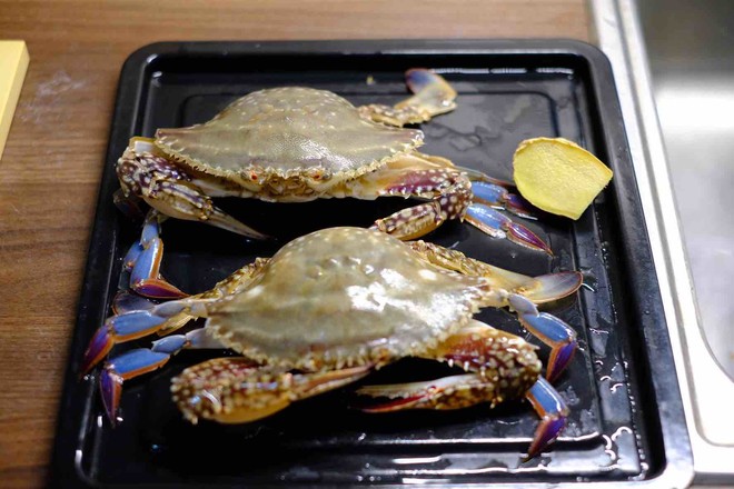 清蒸桑拿蟹的做法-咸鮮味蒸菜譜-易網<a href=http://www.jsjjzhkt.cn/ target=_blank class=infotextkey>健康養生</a>網 清蒸桑拿蟹的做法-咸鮮味蒸菜譜