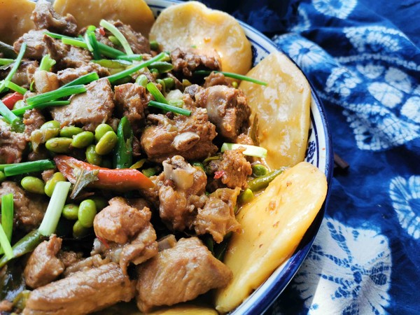 鍋邊饃饃—排骨燒毛豆的做法-家常味燒菜譜-易網(wǎng)健康養(yǎng)生網(wǎng) 鍋邊饃饃—排骨燒毛豆的做法-家常味燒菜譜