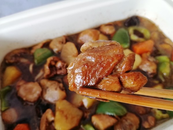 土豆胡蘿卜燜雞塊的做法-咸鮮味燉菜譜