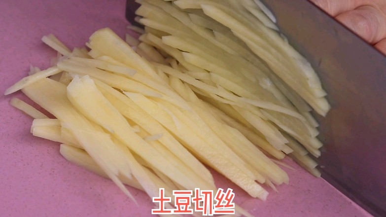 魚香土豆肉絲的做法-魚香味炒菜譜-易網<a href=http://www.jsjjzhkt.cn/ target=_blank class=infotextkey>健康養生</a>網 魚香土豆肉絲的做法-魚香味炒菜譜