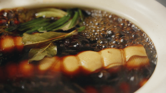 香鹵豆皮卷【孔老師教做菜】的做法-家常味煮菜譜-易網健康養生網 香鹵豆皮卷【孔老師教做菜】的做法-家常味煮菜譜