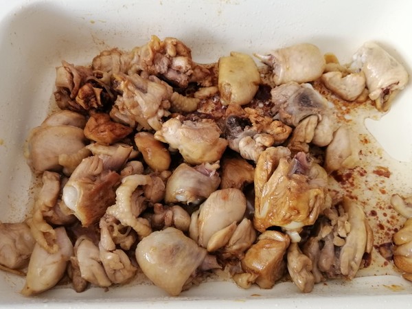 土豆胡蘿卜燜雞塊的做法-咸鮮味燉菜譜