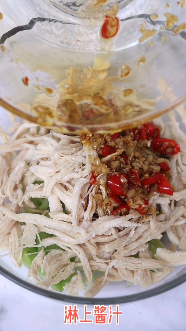 黃瓜拌雞絲的做法-酸辣味拌菜譜-易網(wǎng)健康養(yǎng)生網(wǎng) 黃瓜拌雞絲的做法-酸辣味拌菜譜