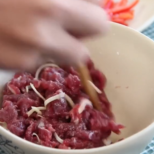 青椒牛肉的做法-家常味炒菜譜