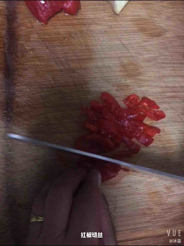 素炒山芋藤的做法-家常味炒菜譜-易網(wǎng)健康養(yǎng)生網(wǎng) 素炒山芋藤的做法-家常味炒菜譜