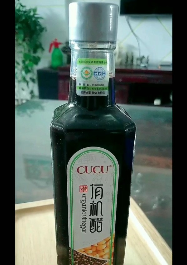 《青瓜海蜇》的做法-酸辣味拌菜譜-易網<a href=http://www.jsjjzhkt.cn/ target=_blank class=infotextkey>健康養生</a>網 《青瓜海蜇》的做法-酸辣味拌菜譜