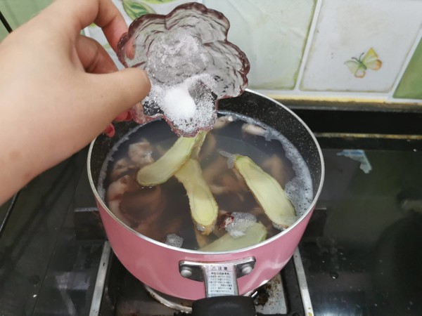 五分鐘撤離廚房的快手菜,好吃停不下來的——蔥絲涼拌八帶爪的做法-咸鮮味拌菜譜-易網(wǎng)健康養(yǎng)生網(wǎng) 五分鐘撤離廚房的快手菜,好吃停不下來的——蔥絲涼拌八帶爪的做法-咸鮮味拌菜譜