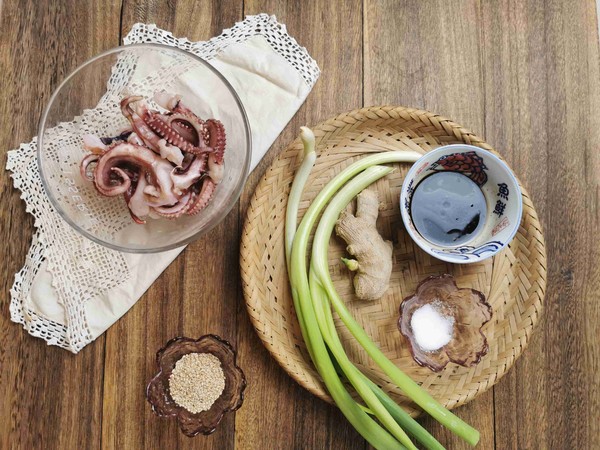 五分鐘撤離廚房的快手菜,好吃停不下來的——蔥絲涼拌八帶爪的做法-咸鮮味拌菜譜-易網(wǎng)<a href=http://www.jsjjzhkt.cn/ target=_blank class=infotextkey>健康養(yǎng)生</a>網(wǎng) 五分鐘撤離廚房的快手菜,好吃停不下來的——蔥絲涼拌八帶爪的做法-咸鮮味拌菜譜