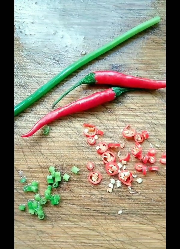 《青瓜海蜇》的做法-酸辣味拌菜譜-易網健康養生網 《青瓜海蜇》的做法-酸辣味拌菜譜