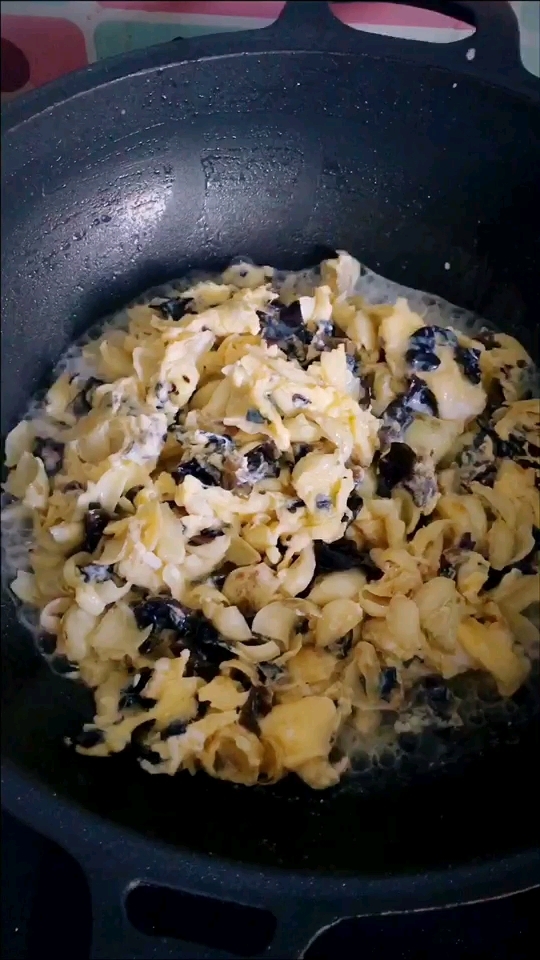 雞蛋煎百合的做法-家常味炒菜譜-易網健康養生網 雞蛋煎百合的做法-家常味炒菜譜