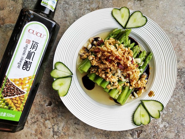 蒜香油淋蘆筍的做法-酸辣味拌菜譜-易網健康養生網 蒜香油淋蘆筍的做法-酸辣味拌菜譜