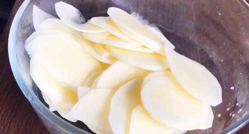 土豆這樣做簡單又美味的做法-家常味炒菜譜-易網<a href=http://www.jsjjzhkt.cn/ target=_blank class=infotextkey>健康養生</a>網 土豆這樣做簡單又美味的做法-家常味炒菜譜