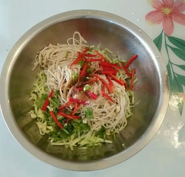 涼拌瓜菜的做法-家常味拌菜譜-易網健康養生網 涼拌瓜菜的做法-家常味拌菜譜