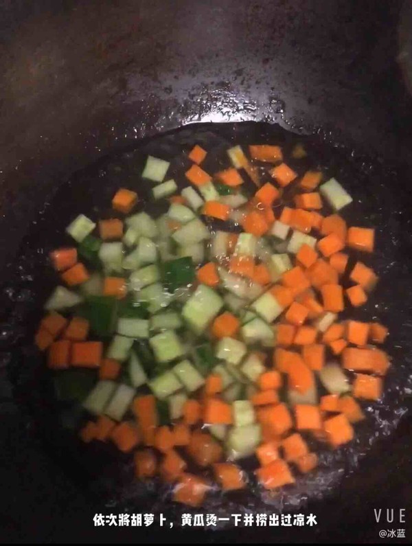 黃瓜胡蘿卜炒蝦仁的做法-家常味炒菜譜-易網(wǎng)健康養(yǎng)生網(wǎng) 黃瓜胡蘿卜炒蝦仁的做法-家常味炒菜譜