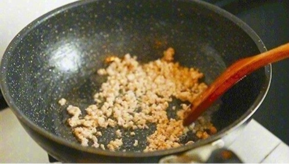 肉末茄子的做法-家常味炒菜譜