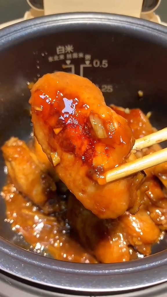 電飯煲雞翅的做法-蒜香味其它工藝菜譜