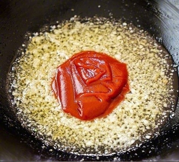 【茄汁油燜大蝦做法】的做法-醬香味燒菜譜