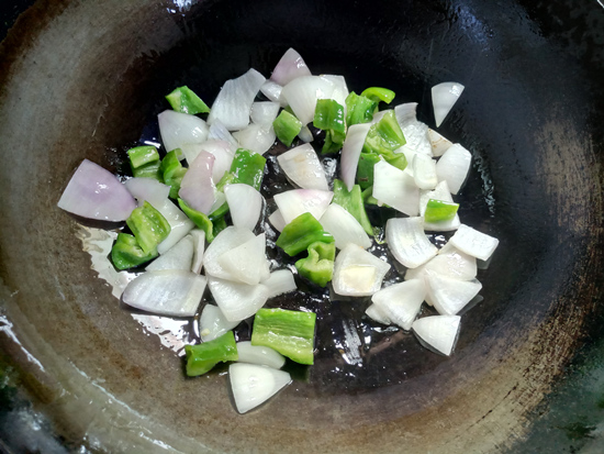 咖喱雞翅的做法-咖喱味燒菜譜