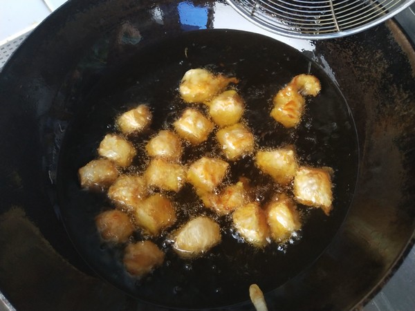 糖醋三文魚丁的做法-酸甜味炒菜譜-易網(wǎng)健康養(yǎng)生網(wǎng) 糖醋三文魚丁的做法-酸甜味炒菜譜