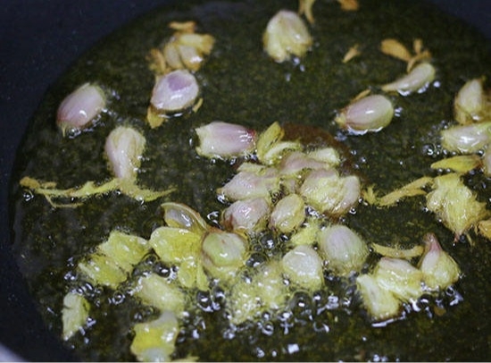 【番茄燉牛肉】的做法-家常味燉菜譜