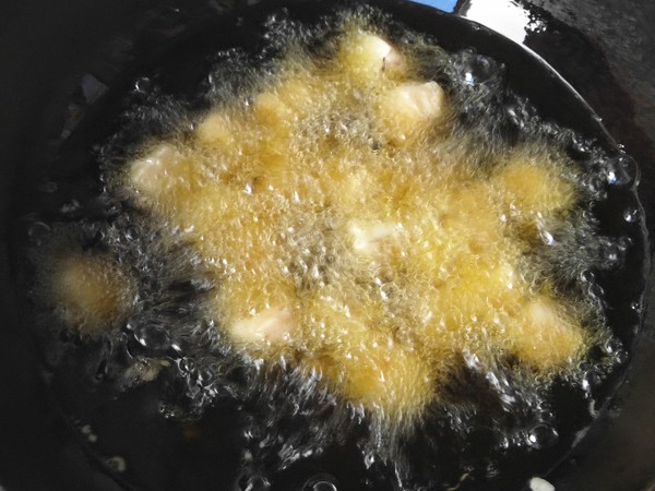 糖醋三文魚丁的做法-酸甜味炒菜譜-易網(wǎng)健康養(yǎng)生網(wǎng) 糖醋三文魚丁的做法-酸甜味炒菜譜